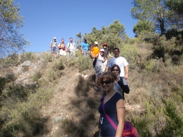 Más de una quincena de senderistas participaron en la primera ruta del programa deportivo organizado por la concejalía de Deportes, Foto 4