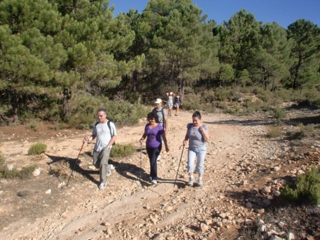 Más de una quincena de senderistas participaron en la primera ruta del programa deportivo organizado por la concejalía de Deportes, Foto 5