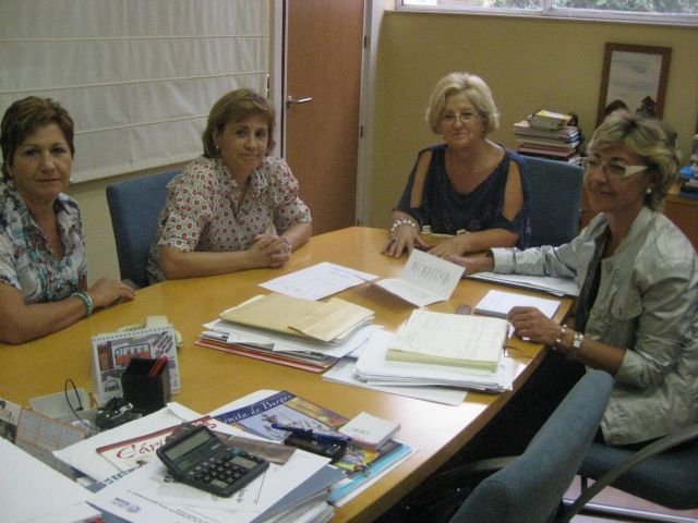 El centro de la Mujer de Santiago el Mayor prepara el nuevo curso 2010-2011 - 1, Foto 1