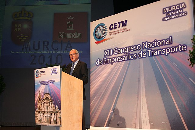 Valcárcel defiende la importancia del transporte de mercancías para el progreso de la Región y de España - 1, Foto 1