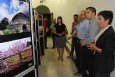 Autoridades municipales acuden a la inauguracin de la exposicin itinerante 'fotoespuña 2009'