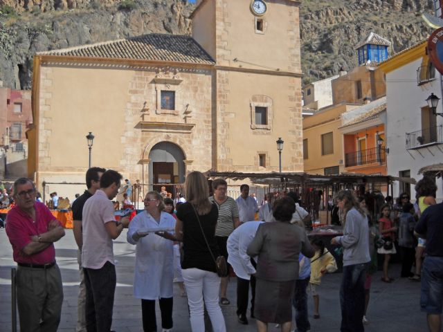 Los comerciantes de Blanca vuelven a llenar la plaza de la Iglesia de artesanía - 1, Foto 1