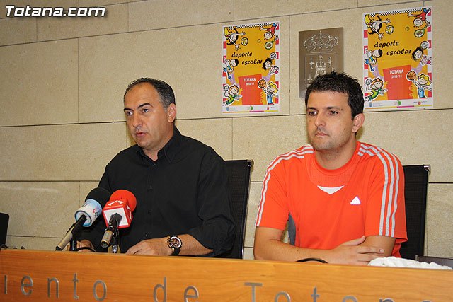 Programa de “Deporte Escolar 2010/11” presentado por la concejalía de Deportes, Foto 1
