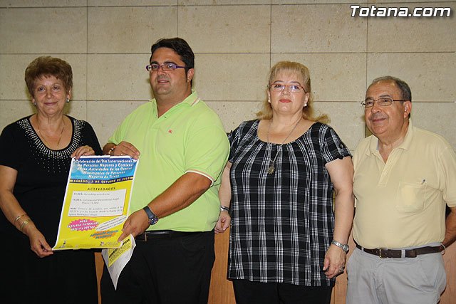 Los más de 2.000 usuarios del Centro de Personas Mayores arrancan el curso 2010/2011, Foto 3