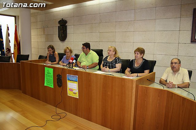 Los más de 2.000 usuarios del Centro de Personas Mayores arrancan el curso 2010/2011, Foto 4