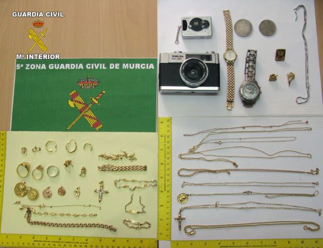 La Guardia Civil detiene a dos personas por robo de joyas en un domicilio - 1, Foto 1