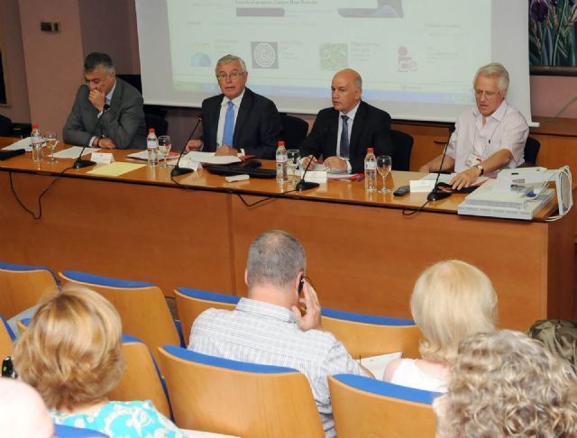 La Universidad de Murcia celebra un congreso sobre la Información con la presencia del nuevo doctor honoris causa - 1, Foto 1