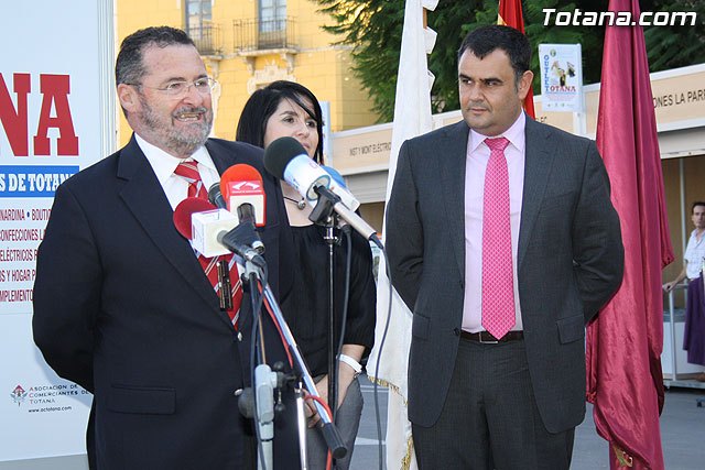 More than 30 businesses engaged in R Totana Outlet and Crafts Fair of the municipality, Foto 1