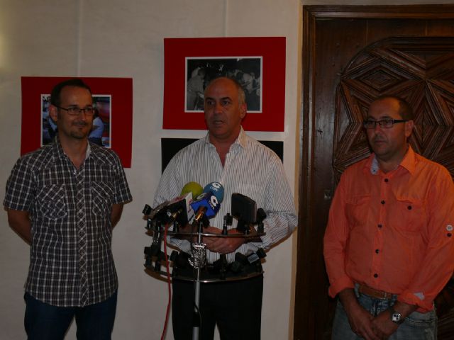 Inaugurada, en la casa del artesano, la exposición de fotografías  de 'estampas rurales' - 2, Foto 2