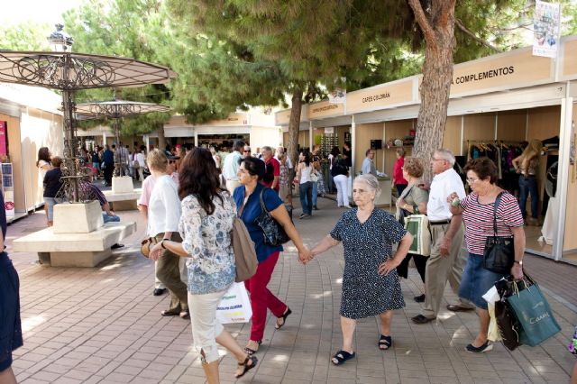 La Feria Outlet de Juan XXIII abre sus puertas con gran afluencia de público - 2, Foto 2