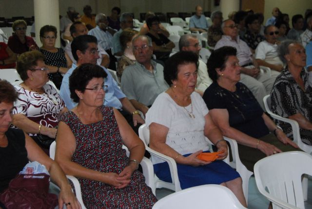Las personas mayores de Totana celebran hoy su Día Internacional con una Asamblea General de los socios del Centro Municipal y una chocolatada, Foto 2