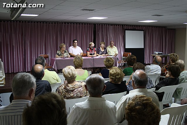 Las personas mayores de Totana celebran hoy su Da Internacional con una Asamblea General de los socios del Centro Municipal y una chocolatada - 3