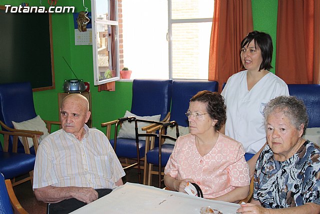 Las personas mayores de Totana celebran hoy su Da Internacional con una Asamblea General de los socios del Centro Municipal y una chocolatada - 6