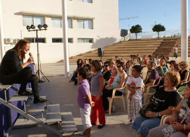 Teresa Rabal congregó a numerosos niños y niñas lumbrerenses en el Festival infantil 'Veo Veo ¿Qué Ves?' - 1, Foto 1