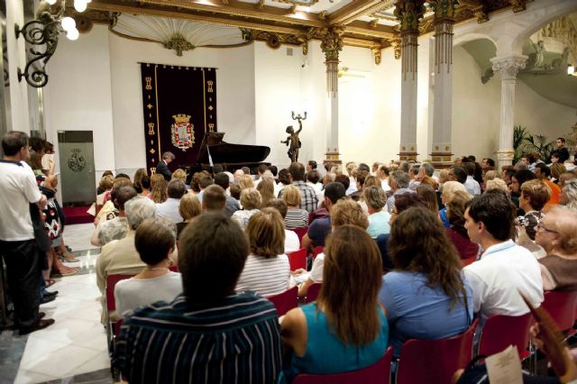 Lleno en el Palacio Consistorial para escuchar a Pawel Kowalski - 1, Foto 1