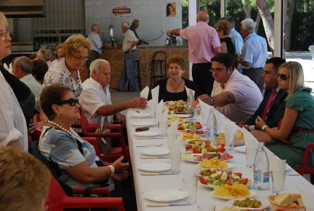 Autoridades municipales asisten a los actos que han conmemorado el Día Internacional de las Personas Mayores, Foto 1