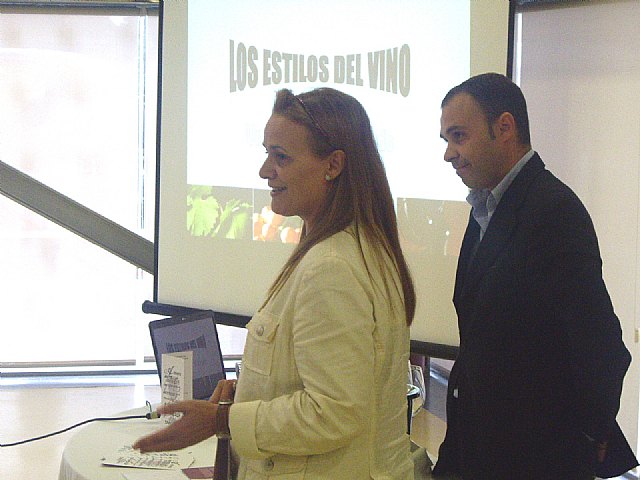 El Centro de Cualificación Turística acoge un ciclo de enología sobre aprender a disfrutar el vino - 1, Foto 1