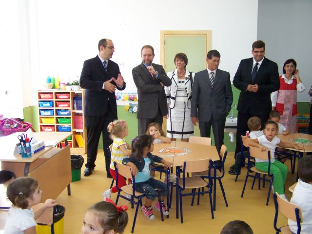 Sotoca recuerda el compromiso del Gobierno regional con la Educación en la inauguración del noveno colegio público de Águilas - 1, Foto 1