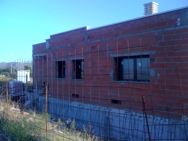 Diez meses después de su construcción Jódar no ha puesto a disposición de los vecinos el nuevo centro de usos múltiples de Marchena - 1, Foto 1