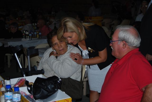 Nuestros mayores bailaron sin parar en la Fiesta organizada para ellos durante la Feria 2010, Foto 3
