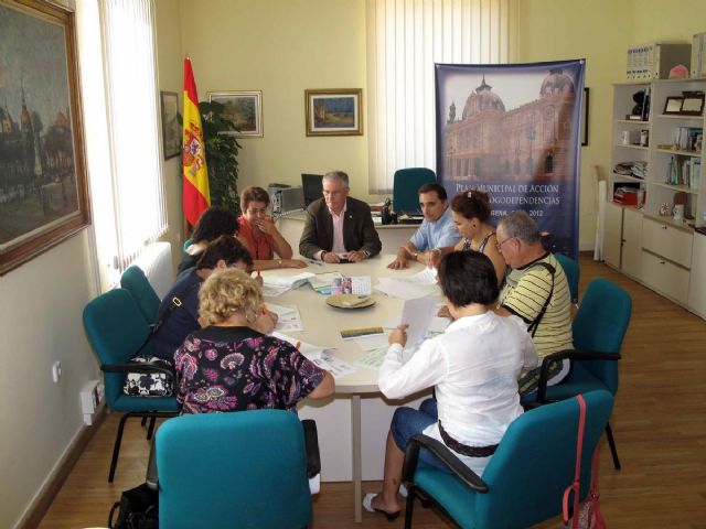 El Plan Municipal de Drogodependencias entrega 32.000 euros a las Coordinadoras de Barrio - 1, Foto 1