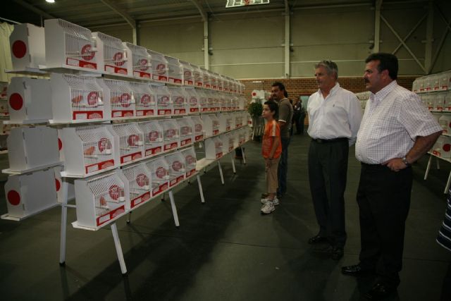 Abierta la exposición del I Concurso Internacional de Canarios de Color - 1, Foto 1