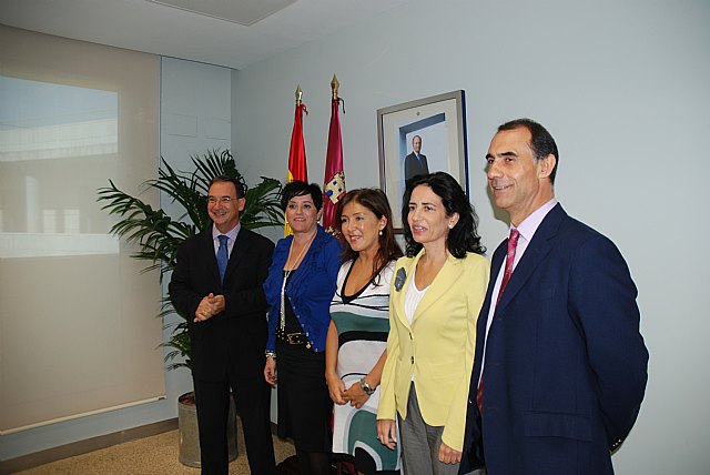 Los consejeros de Política Social de ocho comunidades denuncian en Murcia los recortes de 366 millones del Gobierno central - 1, Foto 1