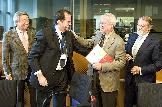 Valcárcel consigue en Bruselas el apoyo de parlamentarios europeos para truncar el acuerdo del tomate entre la UE y Marruecos - 2, Foto 2