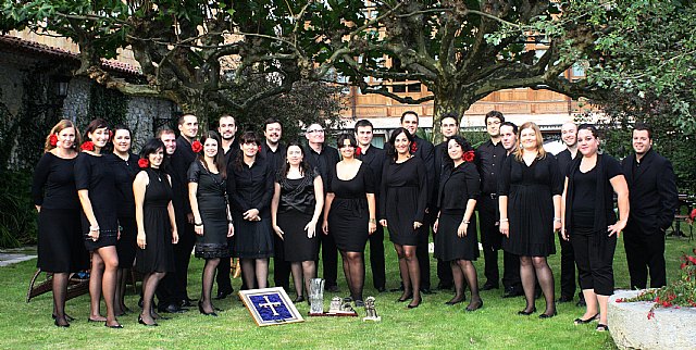 La Coral Polifónica Vox Musicalis de Totana arrasó en el IV Certamen Coral Nacional de Infiesto (Asturias), Foto 1