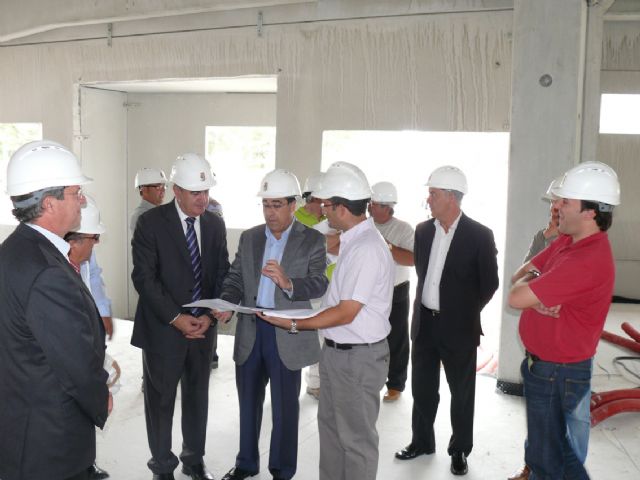 El Delegado del Gobierno y el alcalde visitan varias obras del plan E y las del centro de seguridad vial - 2, Foto 2