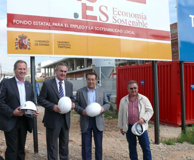 El Delegado del Gobierno y el alcalde visitan varias obras del plan E y las del centro de seguridad vial - 3, Foto 3