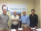 Compromiso de programa electoral entre Antonio Meca, presidente del partido 'Ciudadanos de Lorca' y el sector profesional del Taxi