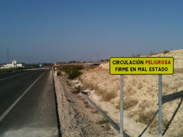 Inaugurada hace poco más de 3 años y con un coste de 12 millones de euros, la variante de Fortuna ya es un peligro, según el PSOE - 1, Foto 1