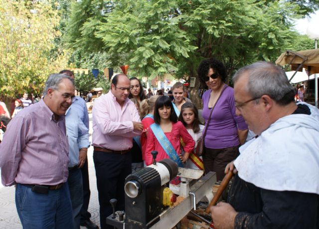 Inaugurado el Mercado Medieval y la Feria de Artesanía Local de las Fiestas de Puerto Lumbreras 2010 - 1, Foto 1
