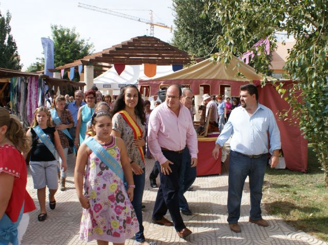 Inaugurado el Mercado Medieval y la Feria de Artesanía Local de las Fiestas de Puerto Lumbreras 2010 - 2, Foto 2