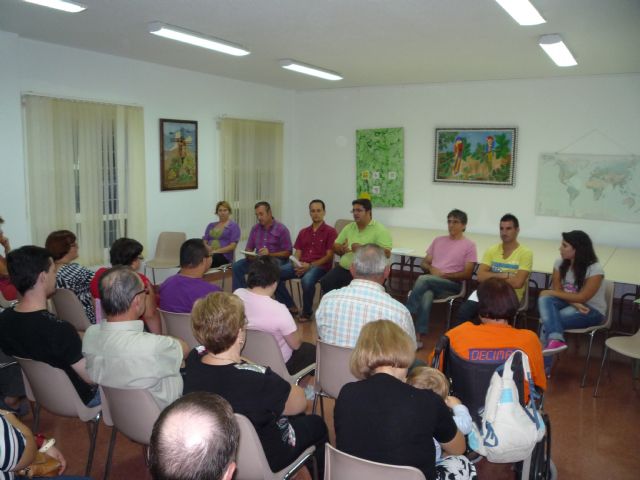 El concejal de Bienestar Social se reune con los familiares de los alumnos del Centro Ocupacional José Moyá - 1, Foto 1