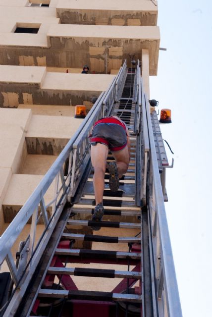 Bomberos adquirirá un coche escala que llegue al noveno piso - 1, Foto 1