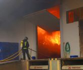 El fuego provoca importantes daños en una empresa hortofrutcola de Abarn