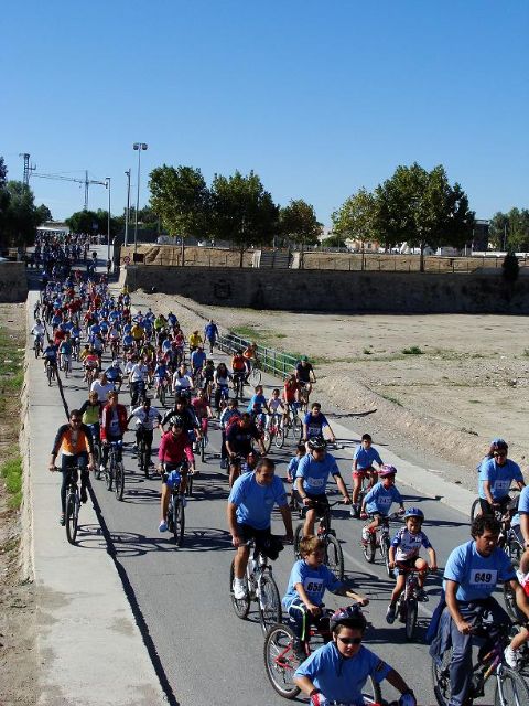 1.500 personas participan en una auténtica fiesta del deporte: el Ciclo-Paseo de Clausura los Juegos - 4, Foto 4