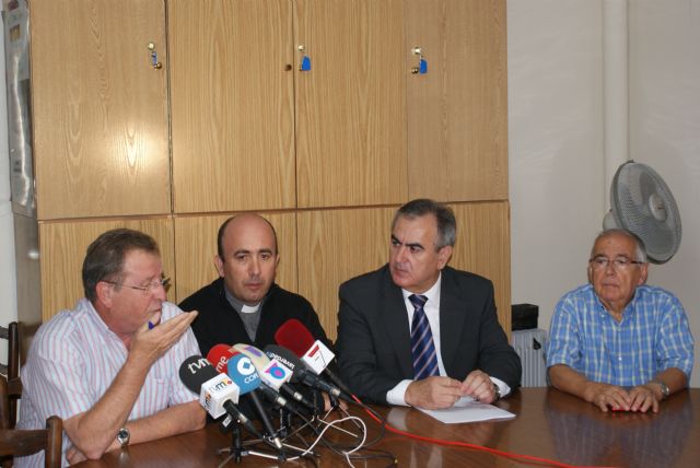 González Tovar entrega 3.000 kilos de alimentos a la parroquia de La Paz - 1, Foto 1