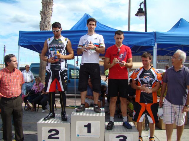 El espectáculo del Trial Bici llegó a la explanada de Lo Pagán - 1, Foto 1