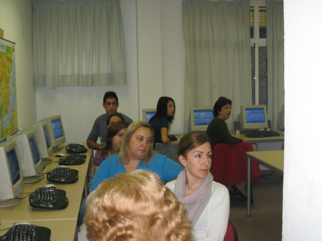 El Centro Local de Empleo ha iniciado un curso de informtica, Foto 2