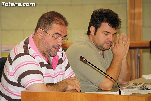 IU alerta que al final de 2011 pueden haber más 1400 parados en el municipio de Totana sin percibir subsidio, Foto 1