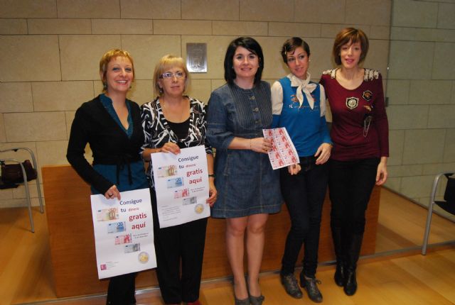 Más de 50 establecimientos de la Asociación de Mujeres Empresarias y Profesionales de Totana lanzan la campaña Consigue tu dinero gratis aquí, Foto 1