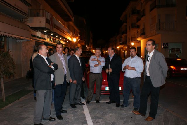 El Alcalde y comerciantes visitaron la Calle San Francisco tras las obras de remodelación - 2, Foto 2