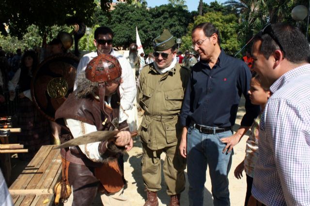 El Alcalde Cámara recorre 2.500 años de historia en un paseo por el Malecón - 3, Foto 3