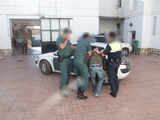 La Policía Local de Totana detiene, gracias a la colaboración ciudadana, a un tironero que robaba a personas mayores - 1, Foto 1