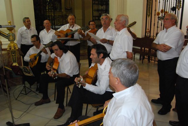 Autoridades locales asisten a la eucaristía y al homenaje realizado en memoria de los fallecidos de la asoc. de familiares y enfermos de alzheimer - 3, Foto 3