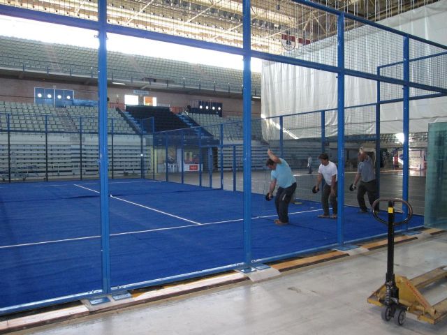 Comienza el montaje de la pista de pádel en el Palacio de Deportes para el I Internacional de Pádel Ciudad de Murcia - 1, Foto 1