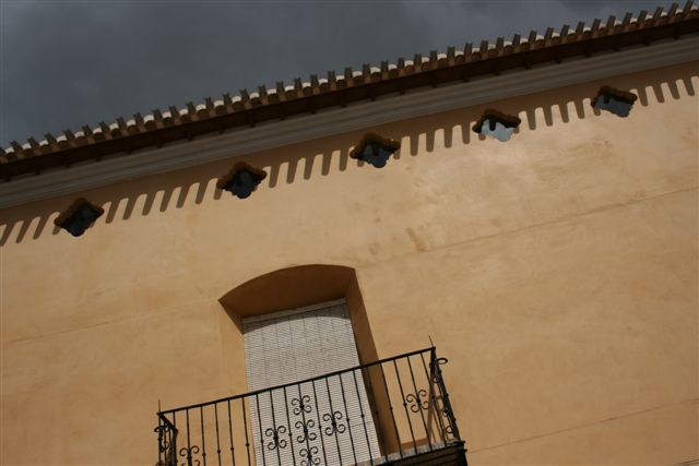 Complete works of rehabilitation of the facades of Main Street Triana, Foto 1